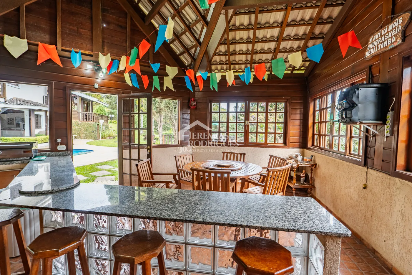 Casa com 4 dormitórios, 450 m² - Atalaia - Campos do Jordão/SP