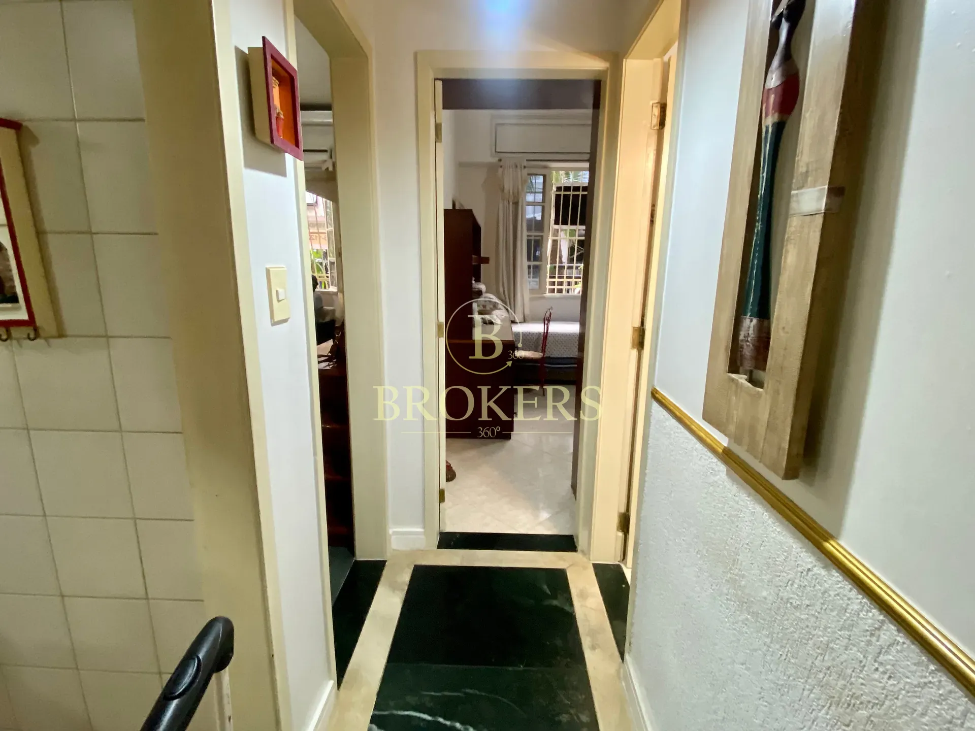 Oportunidade na quadra da praia Copacabana, Posto 3! Apartamento modernizado à venda, 2 quartos , s — foto 14