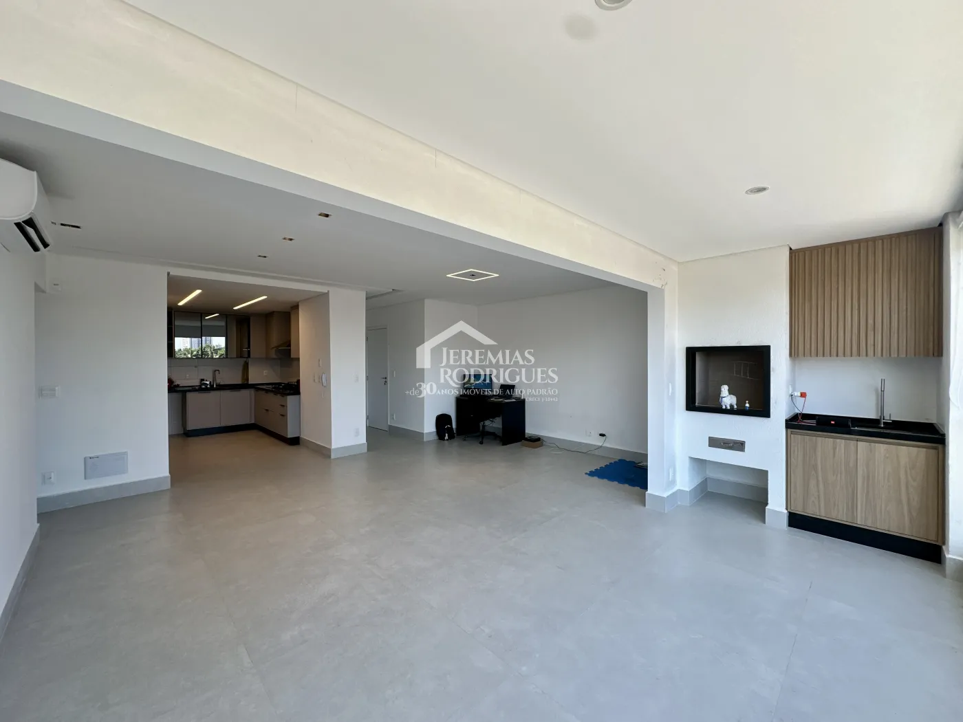 Apartamento à venda com 3 dormitórios, 109 m² no Edifício Lucca em Taubaté/SP