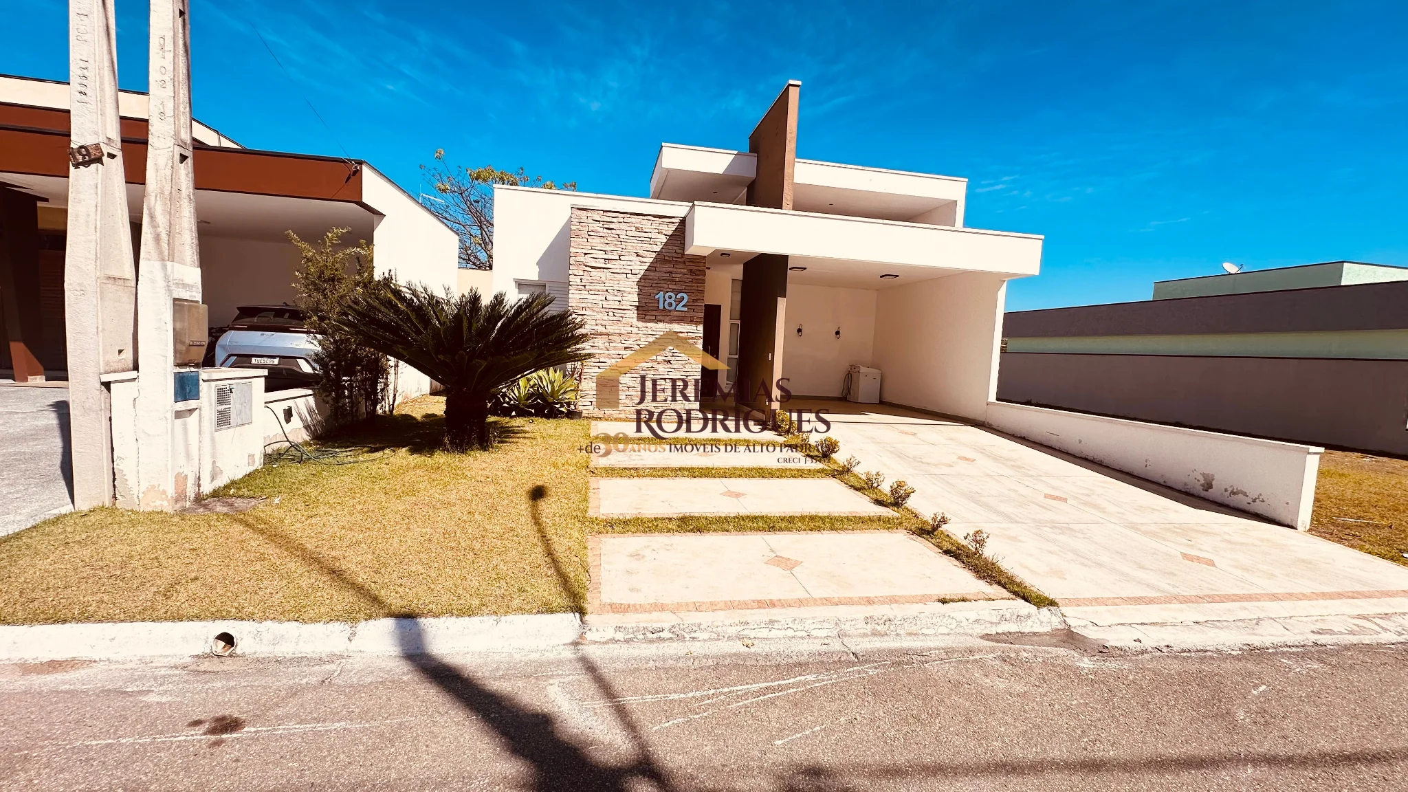 Casa para locação no Condomínio Moema Ville em Pindamonhangaba/SP.
