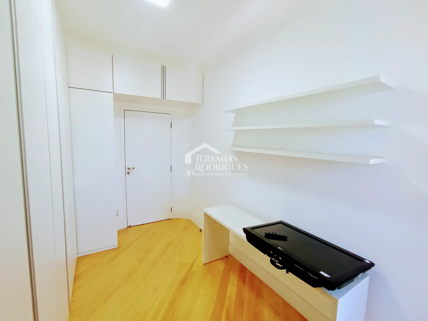 Apartamento para venda com 2 suítes no Edifício Rosa Abirached em Taubaté/SP