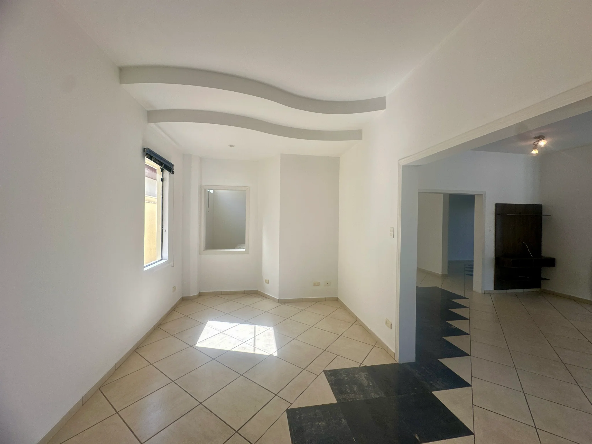 Casa para venda e locação no Condomínio Taubaté Village em Taubaté/SP.