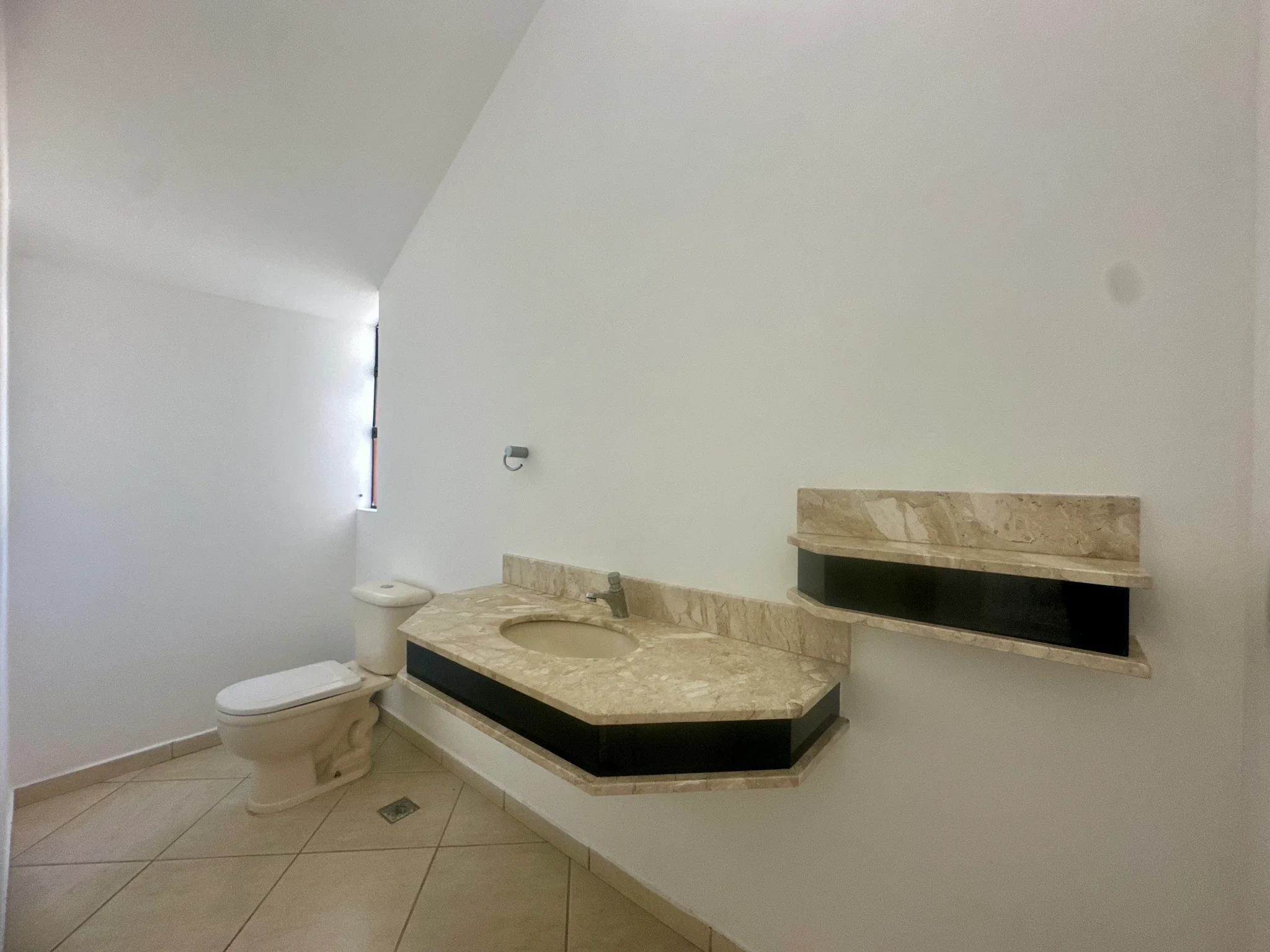 Casa para venda e locação no Condomínio Taubaté Village em Taubaté/SP.