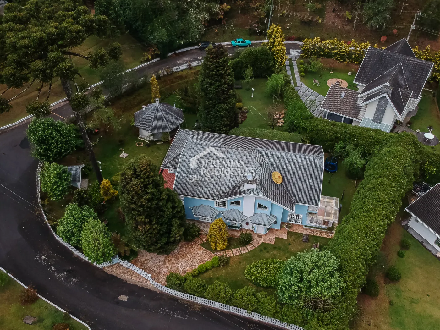 Casa com 7 dormitórios, 350 m² - Condomínio Aldeia Austríaca - Campos Jordão/SP