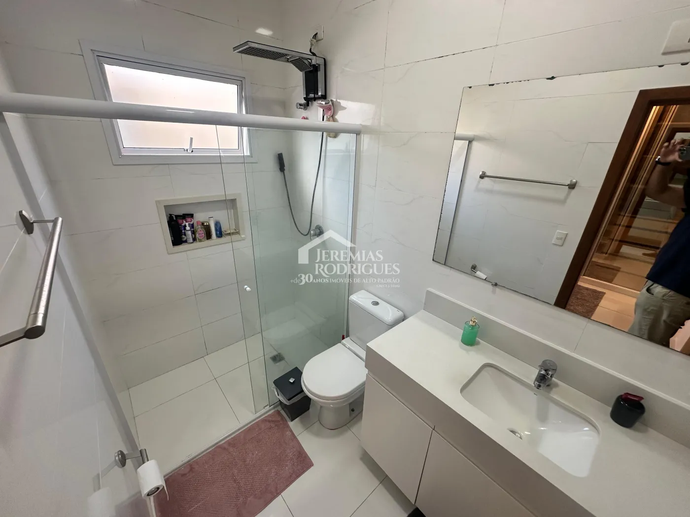 Casa mobiliada para locação com 3 suítes no Condomínio Real Ville em Pindamonhangaba/SP