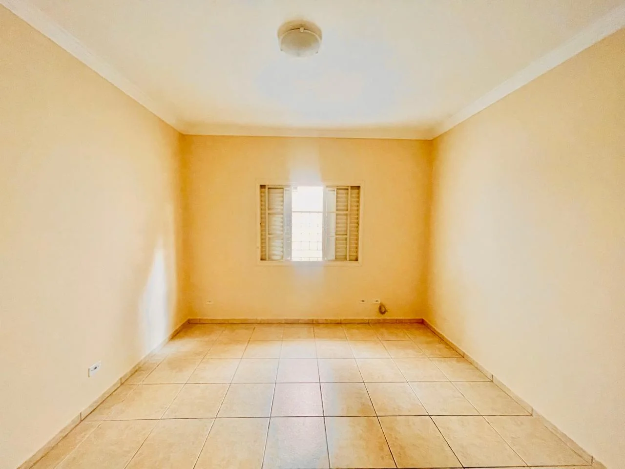Casa com 3 dormitórios á venda no Condomínio Taubaté Village em Taubaté/SP.