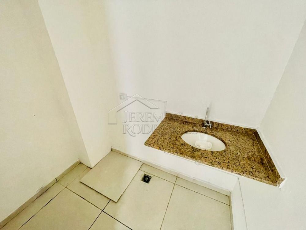 Comercial comercial para locação no Centro em Taubaté/SP.