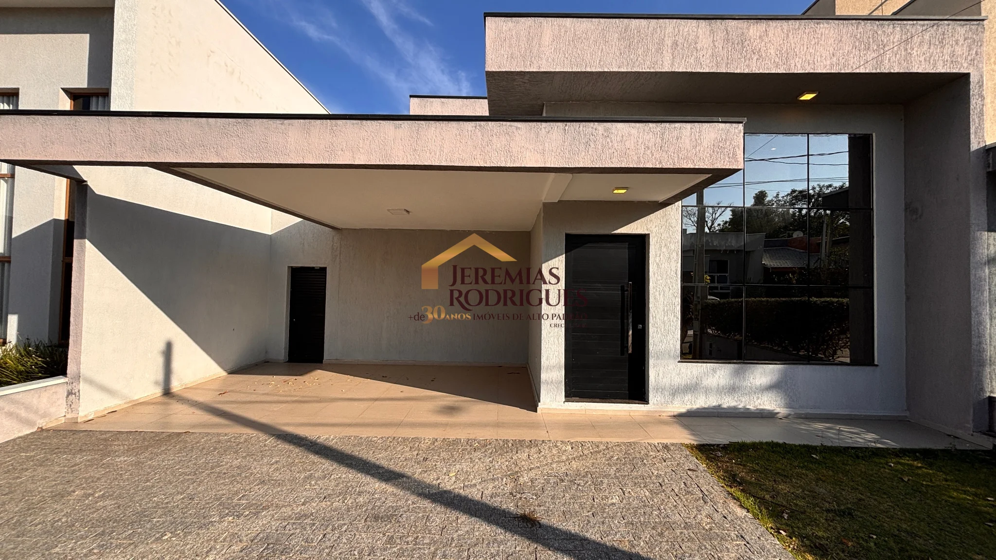 Casa à venda no Condomínio Moema Ville em Pindamonhangaba/SP.