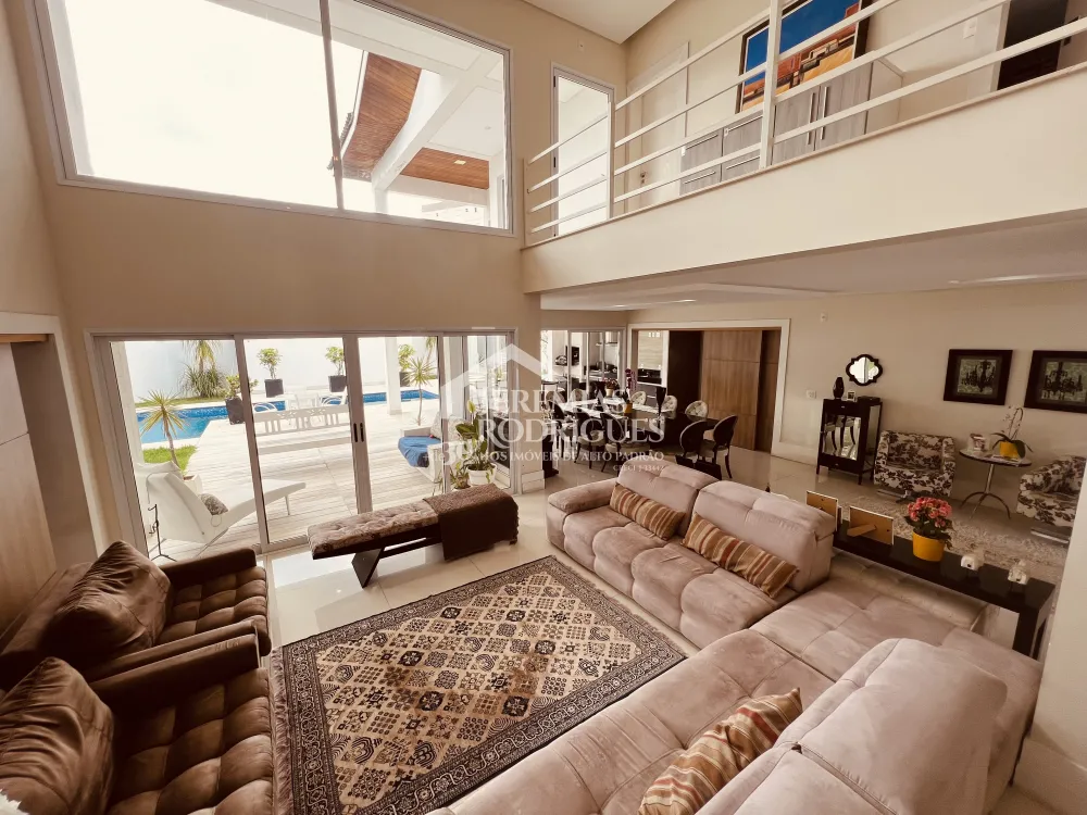 Casa com 6 quartos, 500 m² - Taubaté Village - Taubaté/SP