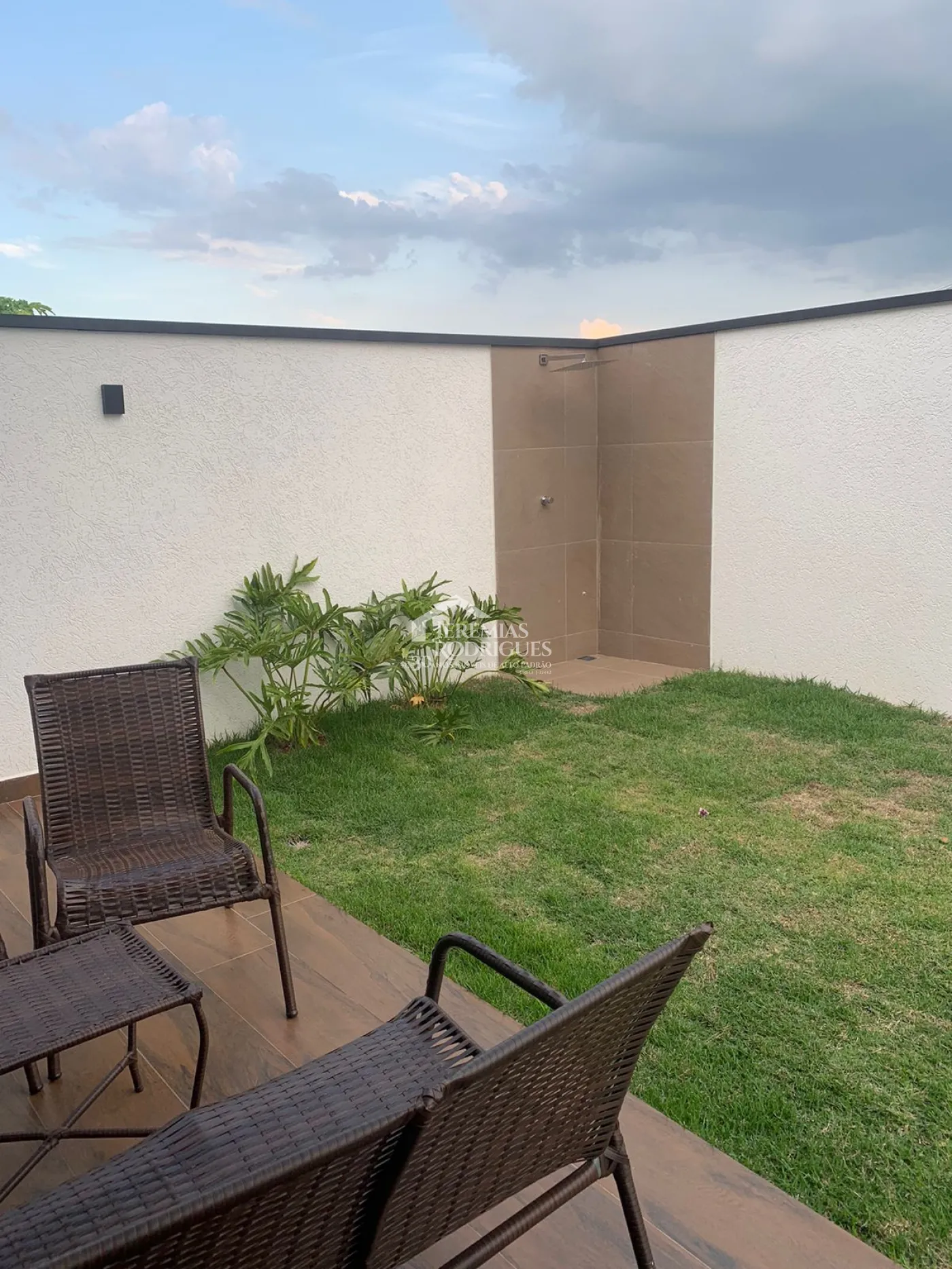 Casa com 3 dormitórios, 145 m² - Condomínio Cataguá Way- Taubaté/SP