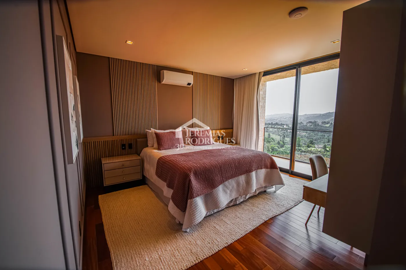 Mansão à venda com 11 suítes no Condomínio Gran Ville em Campos do Jordão/SP.