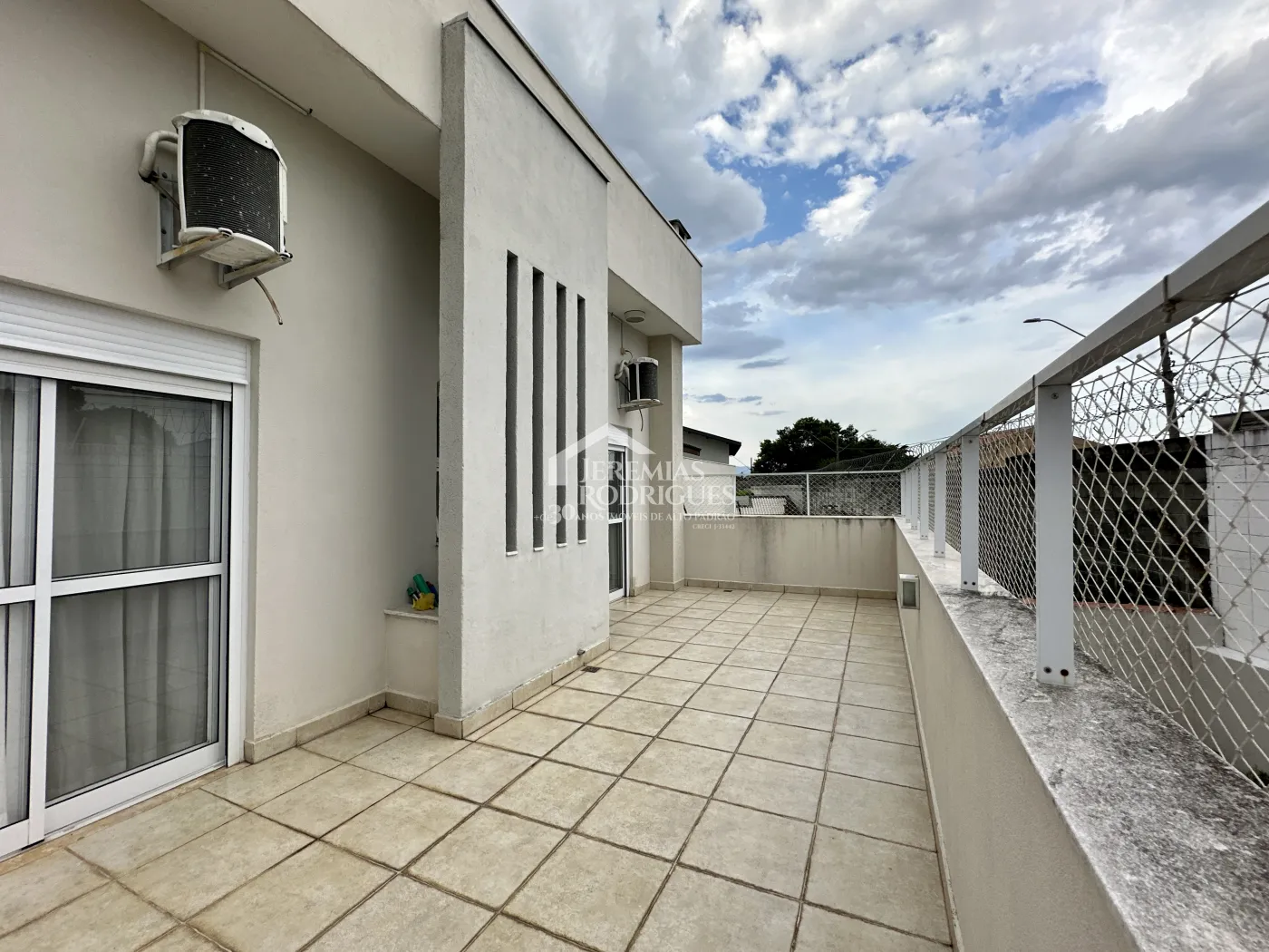 Casa à venda com 3 dormitórios no Condomínio Campos do Conde I em Tremembé/SP