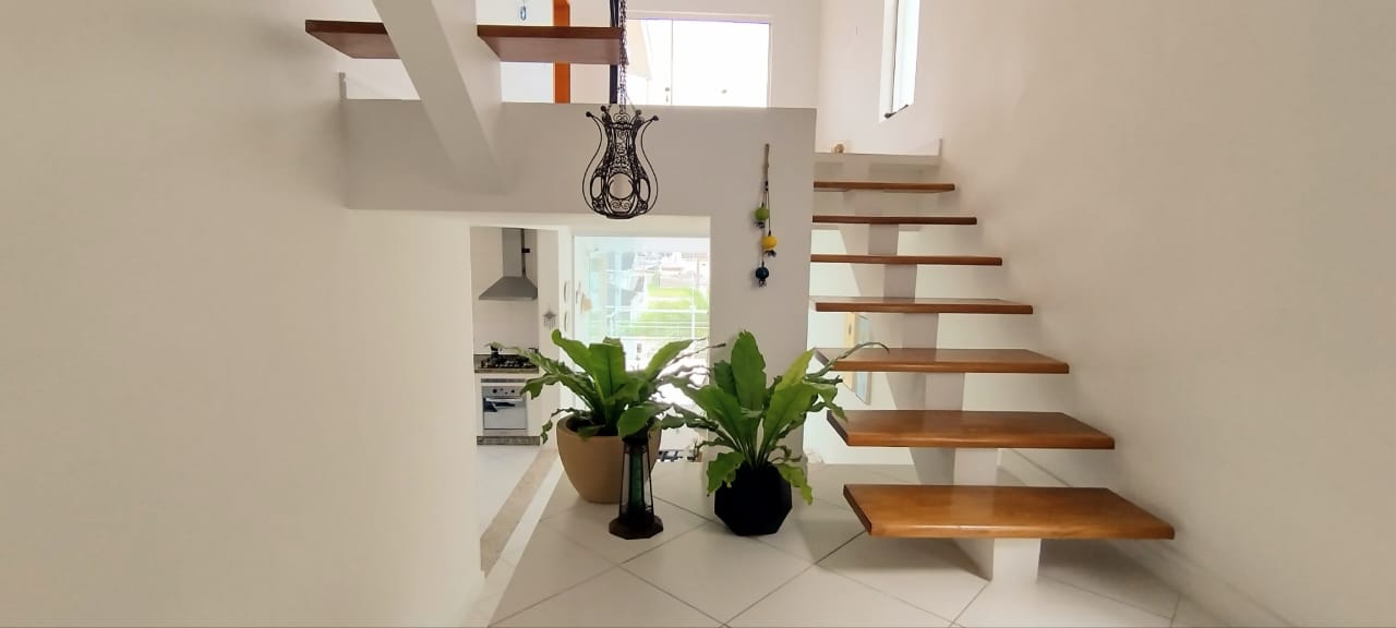 Casa à venda com 3 dormitórios no Condomínio Floradas da Serra em São José dos Campos/SP.