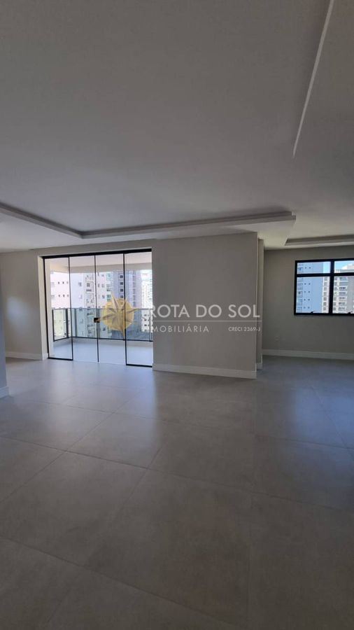 Residencial Brooklyn Tower Apartamento 4 Suítes em Meia Praia Itapema/SC — foto 2