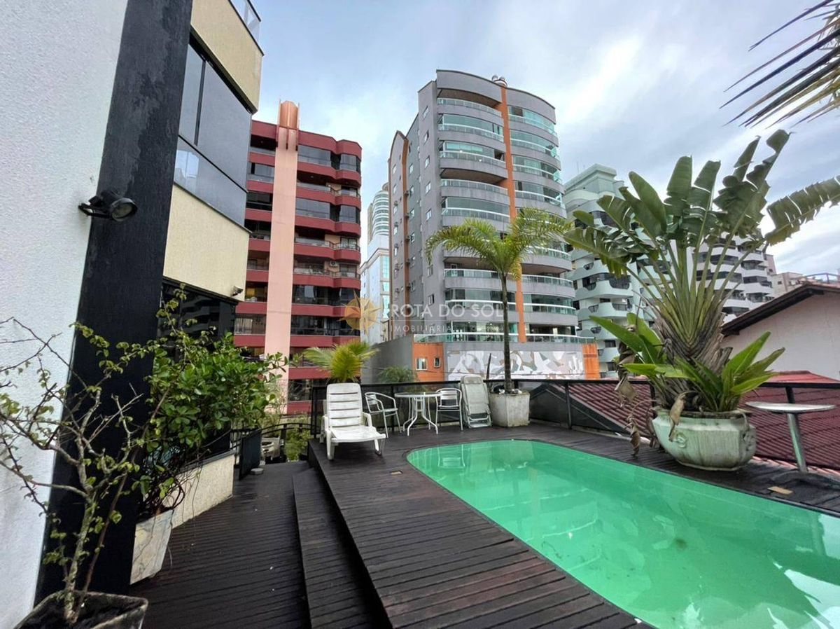 Cistal Mar Apartamento 3 Quartos e Terraço Privativo na Meia Praia