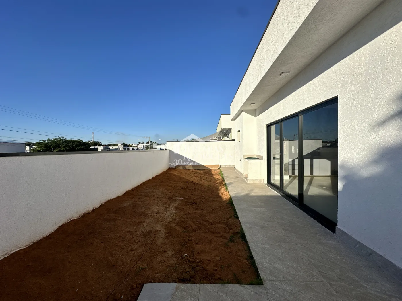 Casa para locação com 3 dormitórios no Condomínio Parque das Araucárias em Tremembé/SP