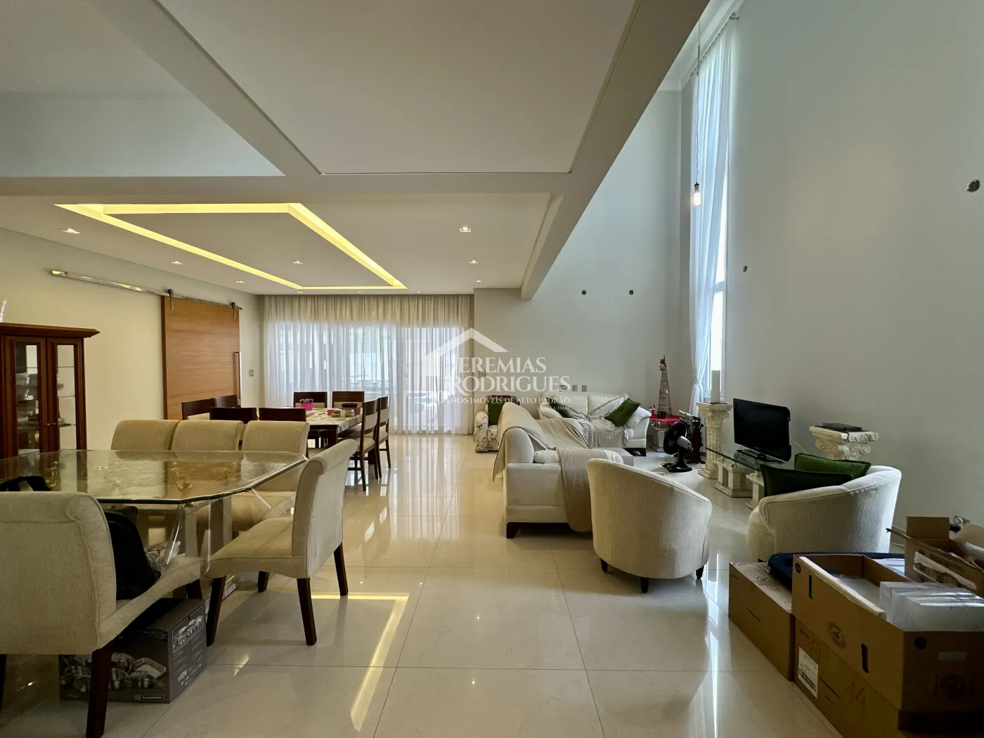 Casa com 4 dormitórios, 369 m² - Condomínio Terras de San Marco - Taubaté/SP.