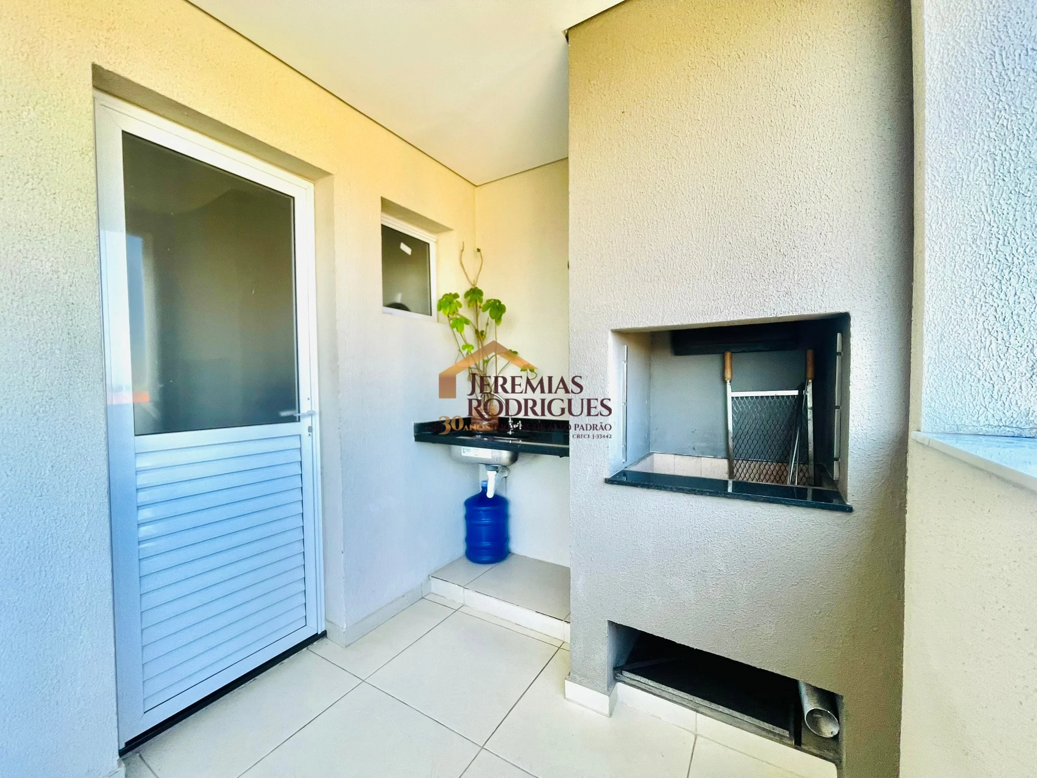 Apartamento à venda no Edifício Maison em Taubaté/ SP.