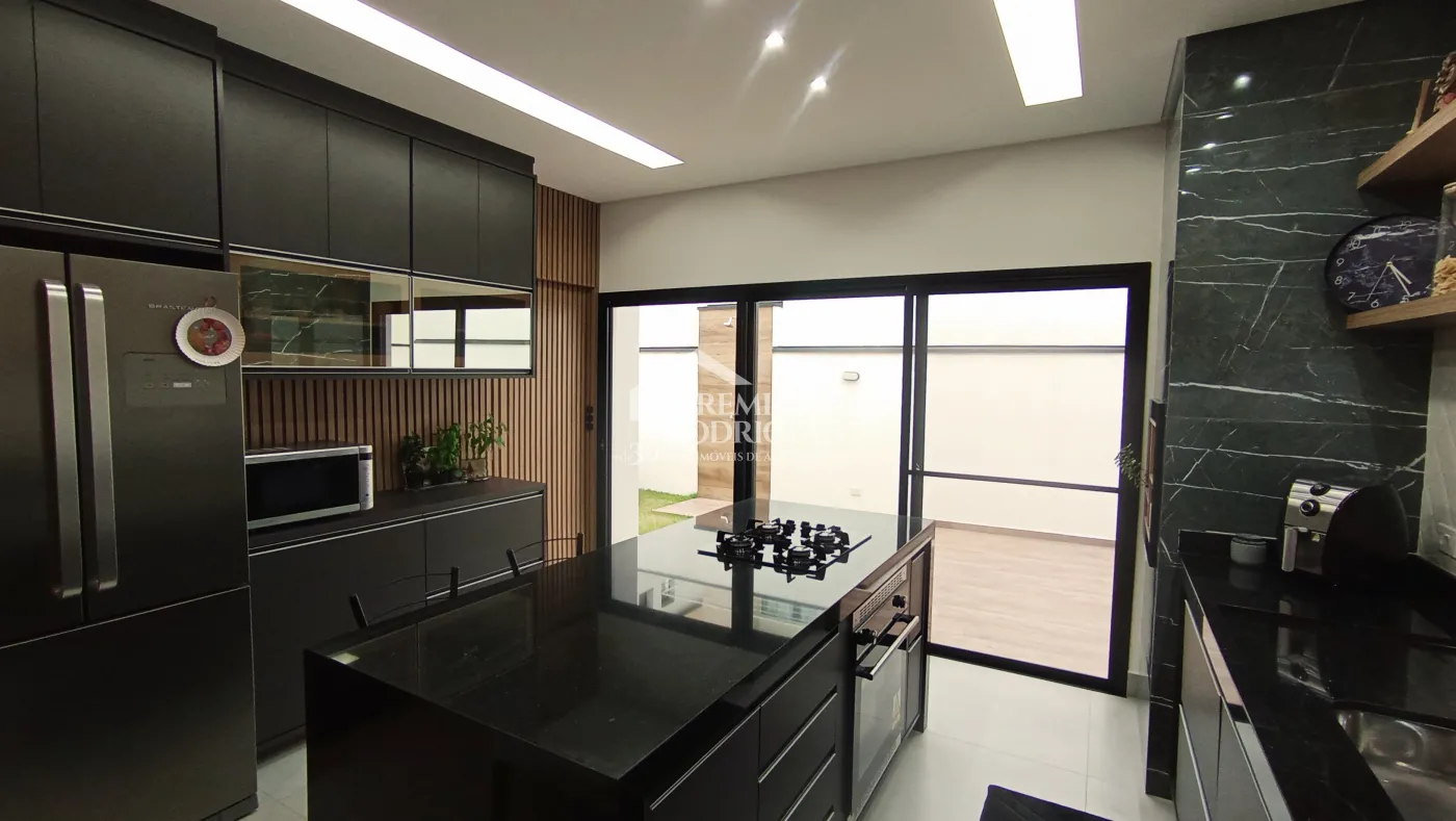Casa à venda com 3 suítes no Condomínio Terrazzo Di Itália em Taubaté/SP.