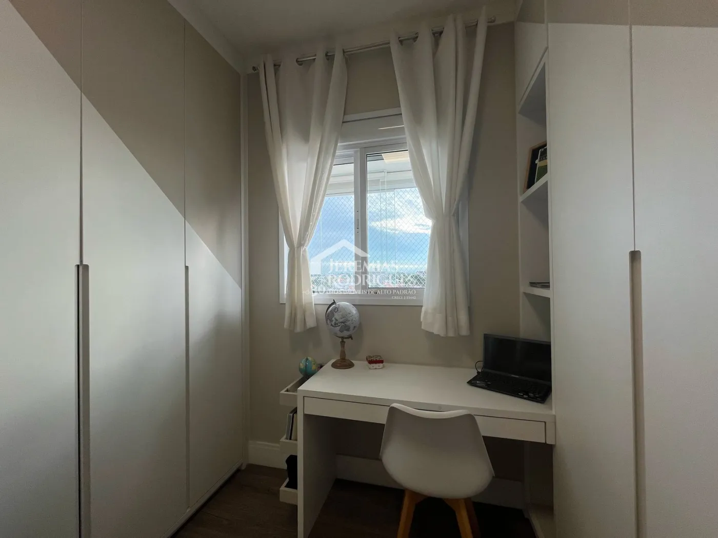 Apartamento à venda com 3 suítes, 142 m² no Condomínio Grand Terrace em Taubaté/SP.