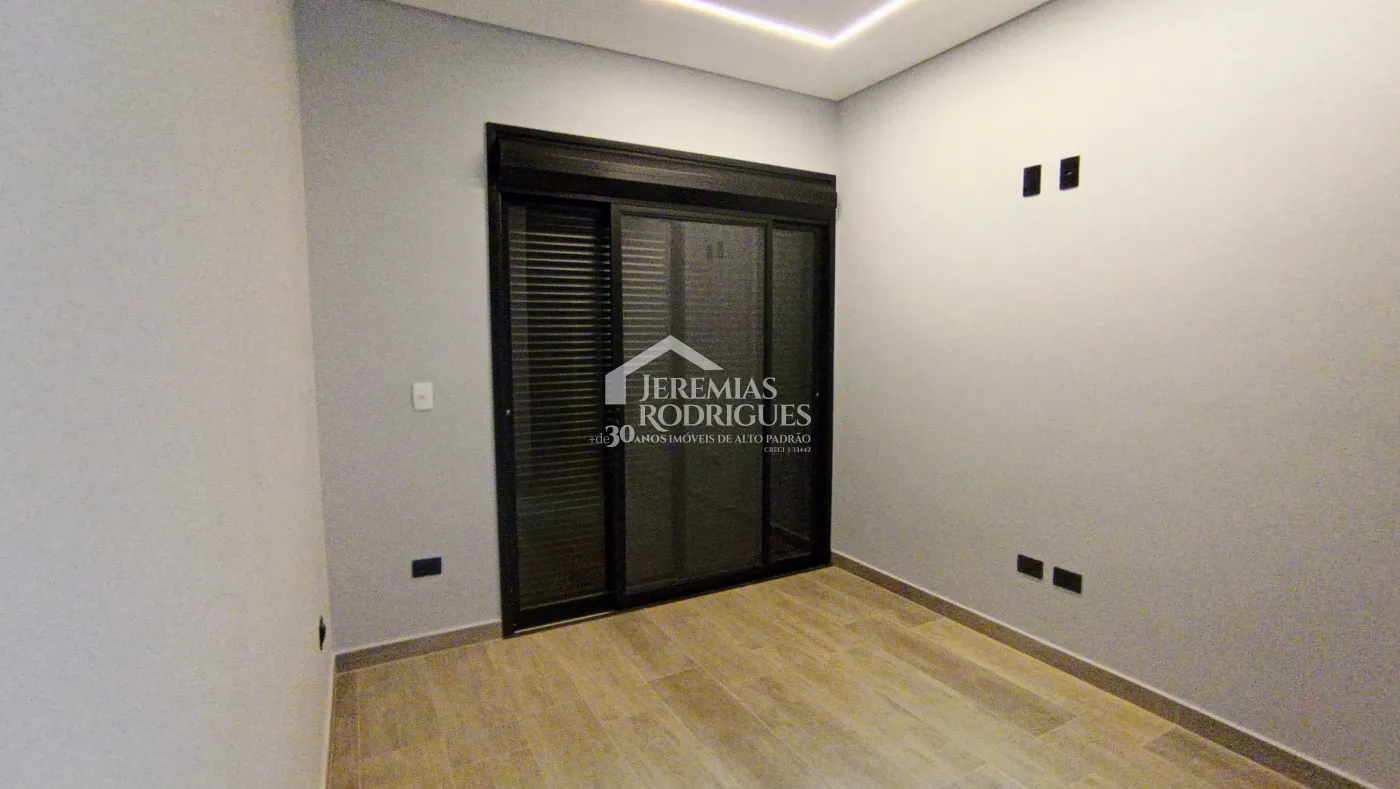 Casa à venda com 3 dormitórios no Condomínio Pérola do Vale em Tremembé/SP.