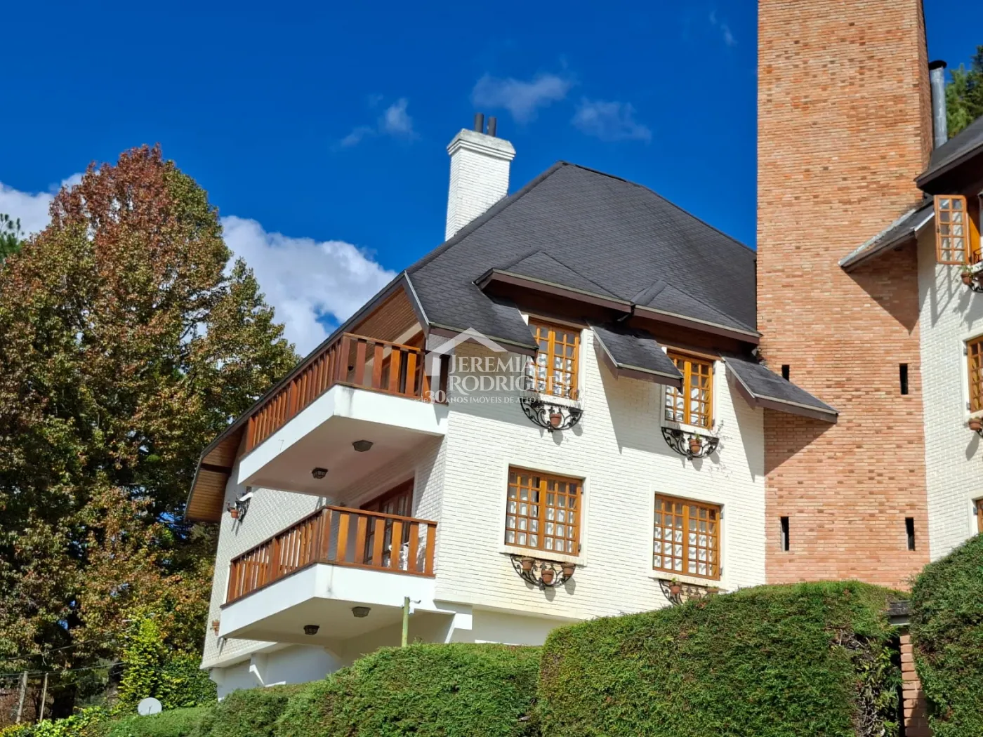 Apartamento à venda com 4 suítes, 171 m² no Edifício Cottage em Campos do Jordão/SP