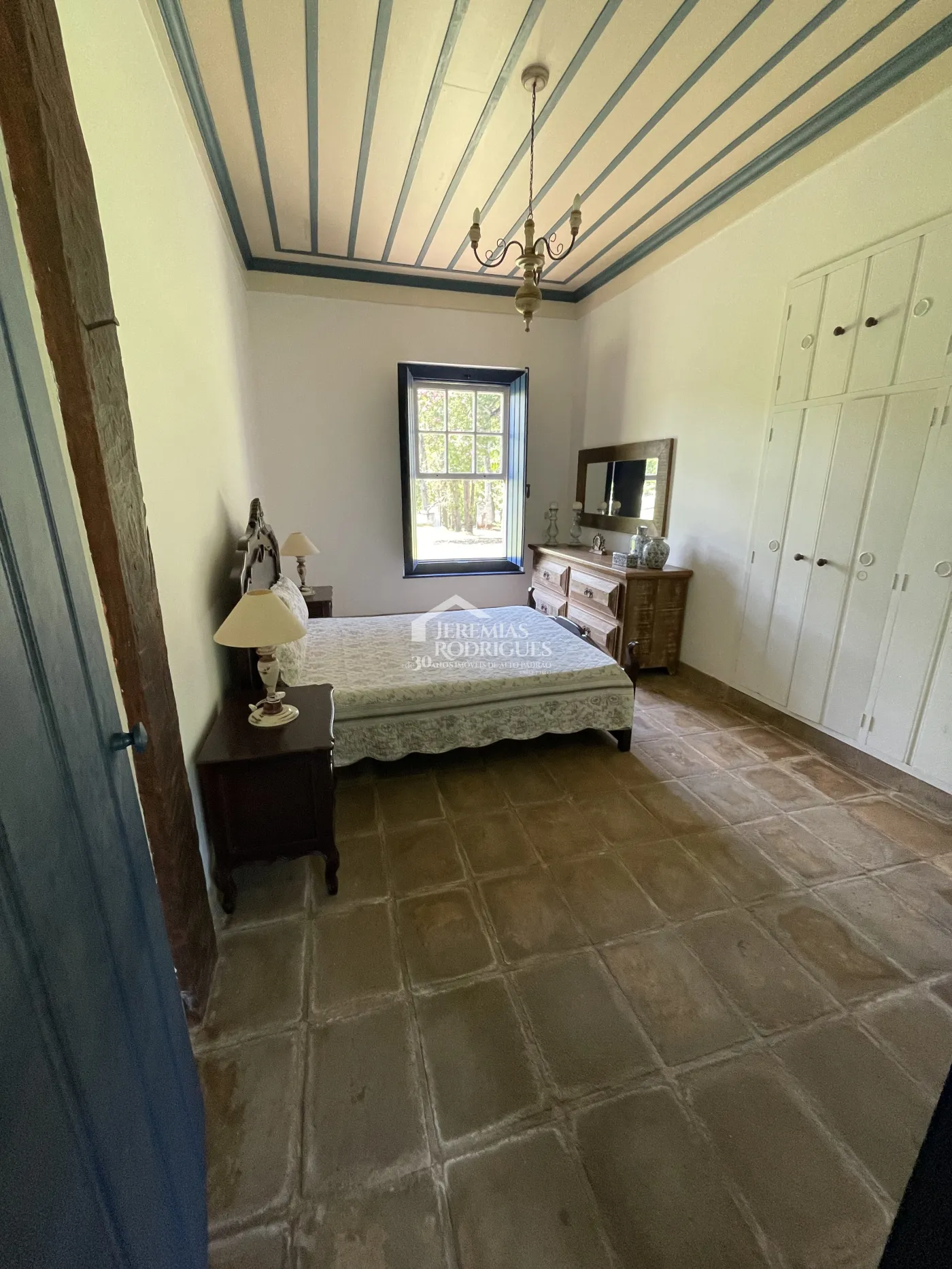 Fazenda com 12 dormitórios - Taubaté/SP