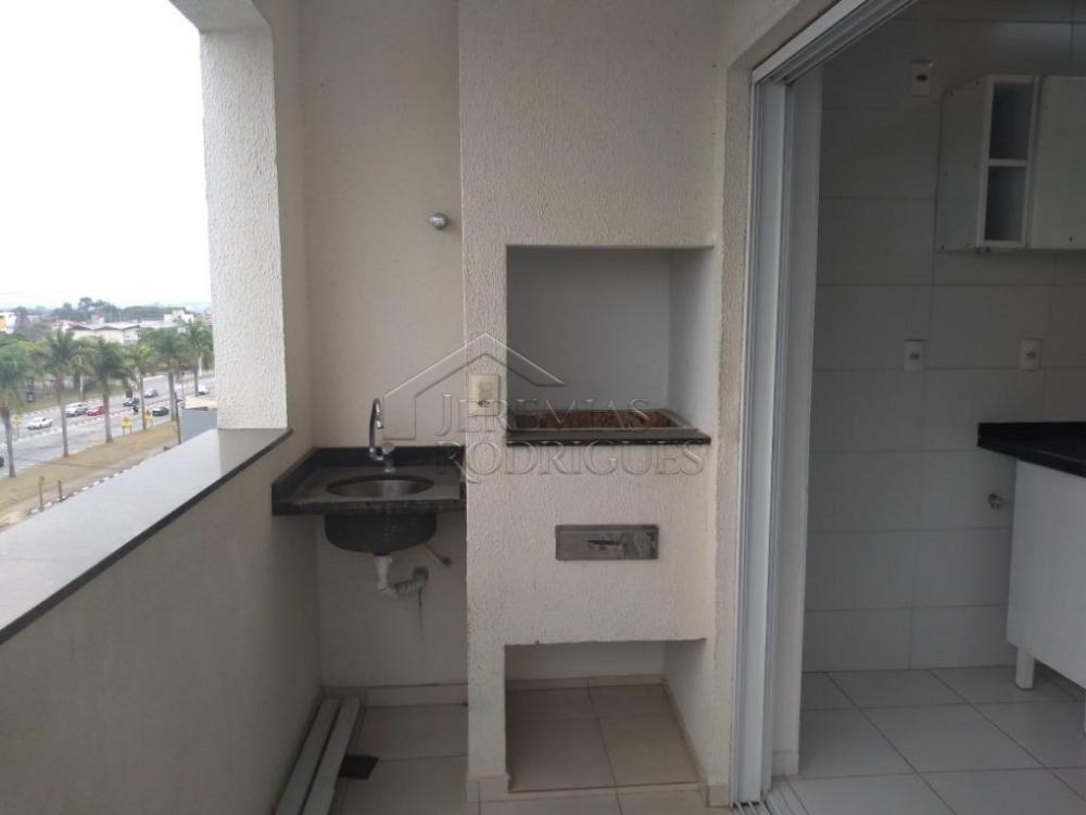 Apartamento com 3 dormitórios para locação, 89M² no Edifício New Way Tower em Pindamonhangaba/SP