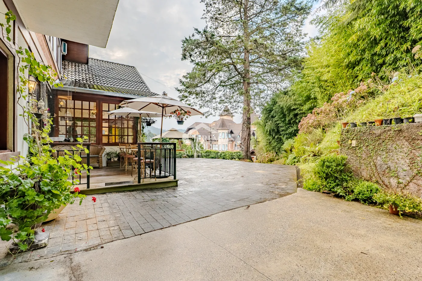 Pousada à venda com Exclusividade com 14 suítes no Casablanca Hotel Boutique em Campos do Jordão/SP