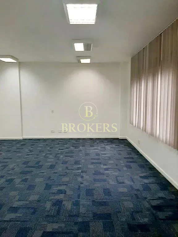 Edifício corporativo independente em localização estratégica de Laranjeiras
