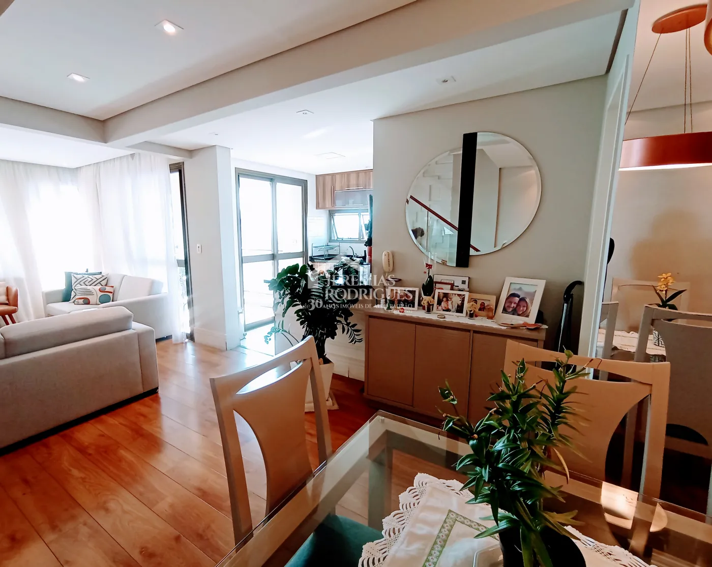 Apartamento à venda com 3 dormitórios no Edifício Jabuticabeiras em Taubaté/SP