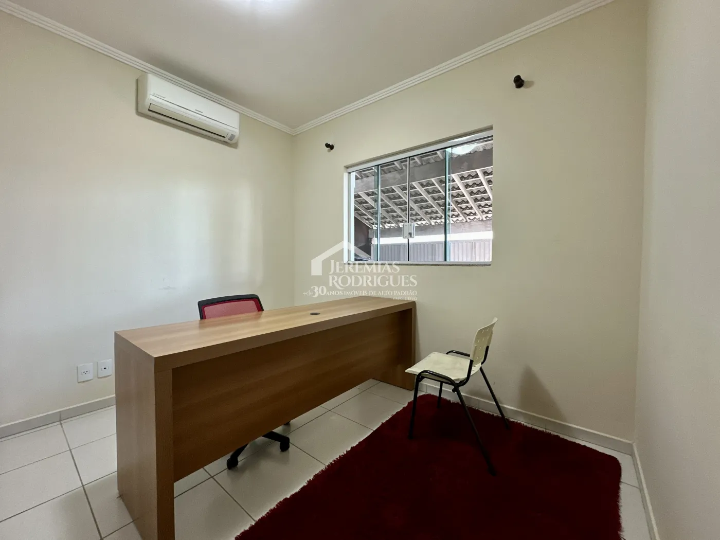 Casa comercial com 320 m² - Chácara Guizard - Taubaté/SP.