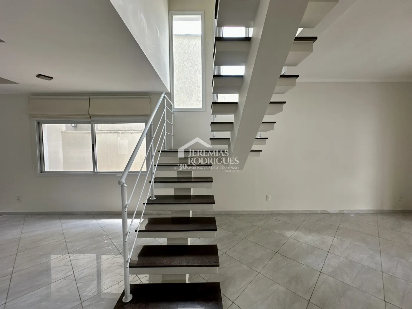 Casa para venda e locação com 4 suítes no Condomínio Campos do Conde II em Tremembé/SP