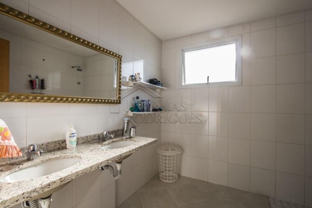 Apartamento à venda com 4 suítes no Condomínio Des Arts em Taubaté. 