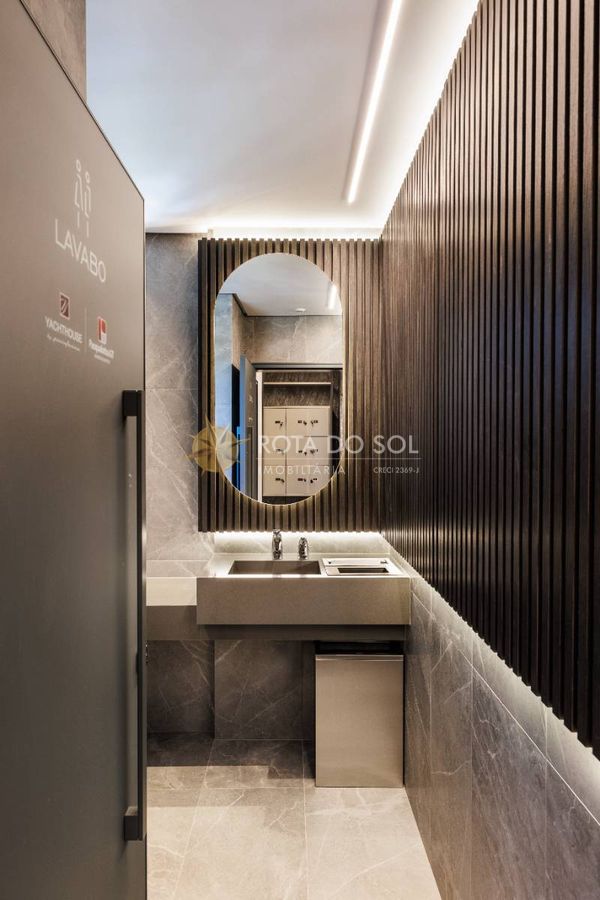 Yachthouse Apartamento Alto Padrão 4 Suítes no Centro de Balneário Camboriú SC