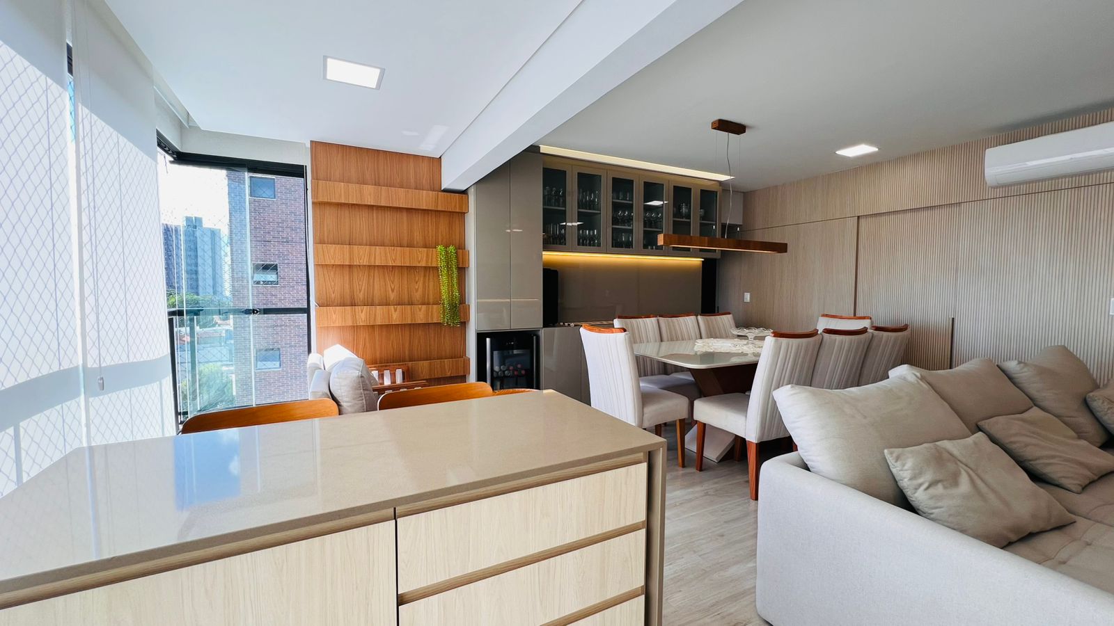 Apartamento à venda com 3 dormitórios, 109 m² no Condomínio Lucca em Taubaté/SP.