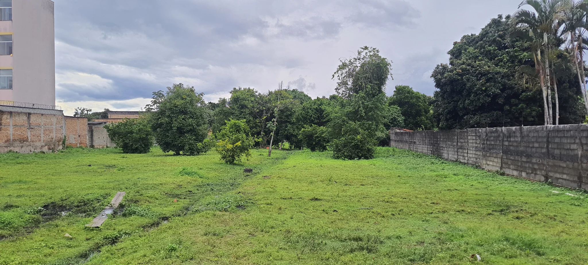 Área à venda com 7.620 m² no bairro Areão em Taubaté/SP. 