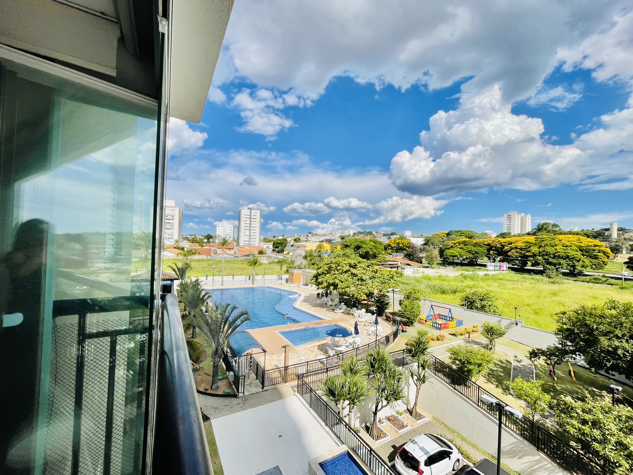 Apartamento à venda com 3 dormitórios, 82 m² no Condomínio Cyan em Taubaté/SP. 