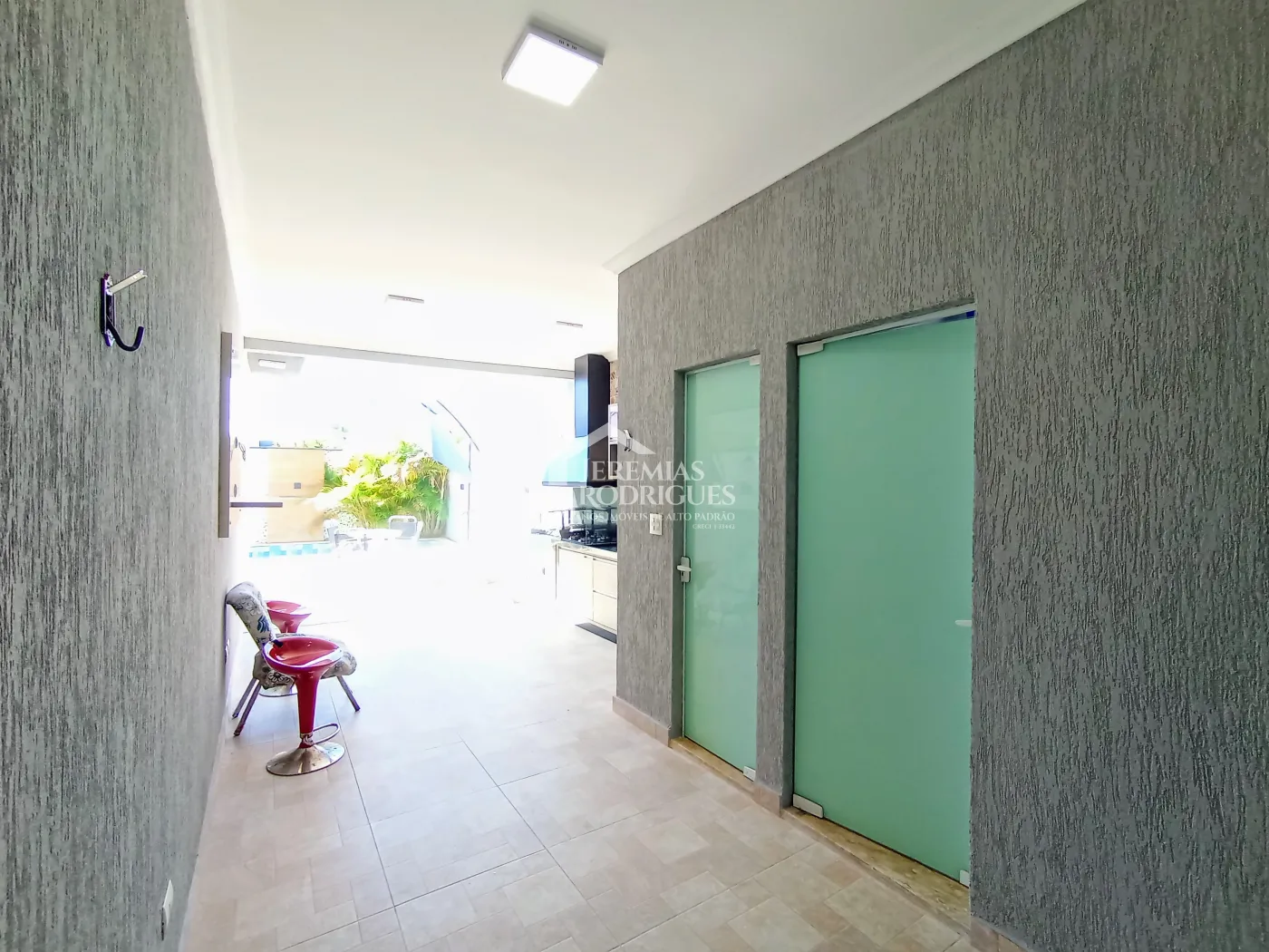 Casa para venda com 3 dormitórios no Condomínio Residencial Tecoara em Taubaté/SP