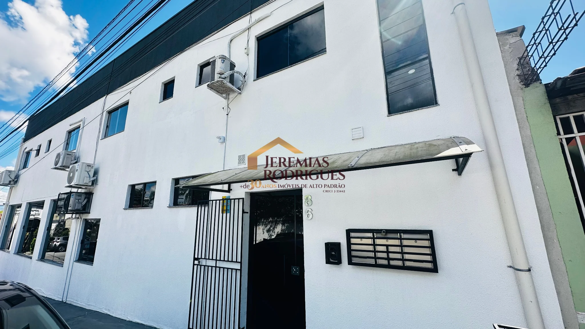 3 Salas comerciais para locação no bairro São Benedito em Pindamonhangaba/SP.