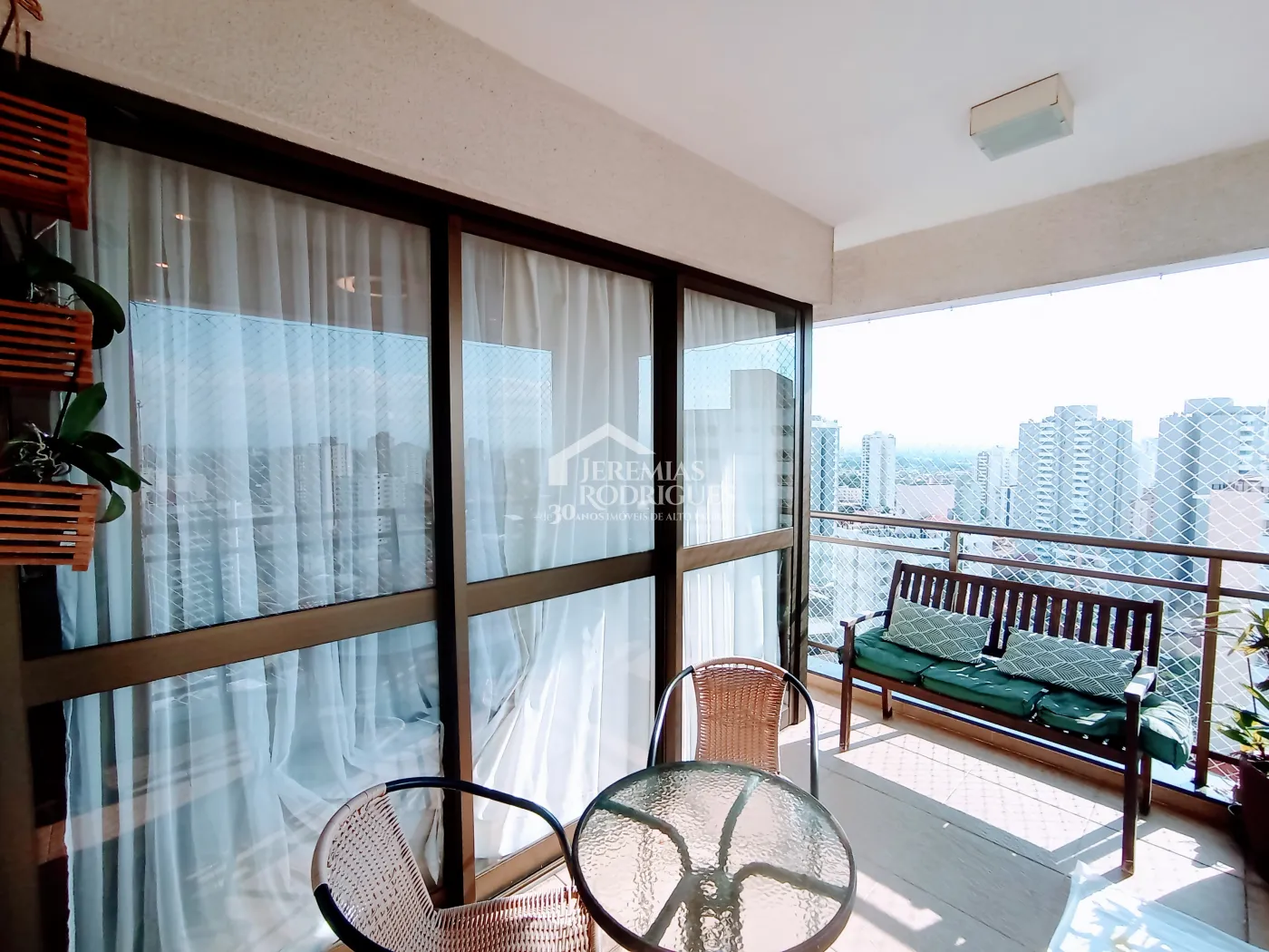Apartamento à venda com 3 dormitórios no Edifício Jabuticabeiras em Taubaté/SP