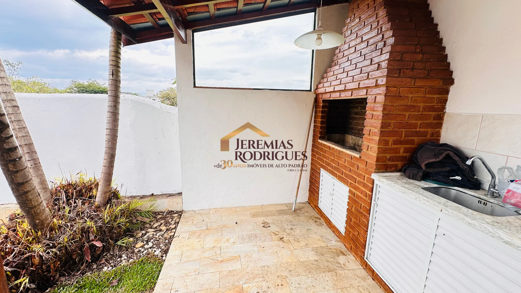 Casa para locação e venda no Condomínio Real Ville em Pindamonhangaba/SP.