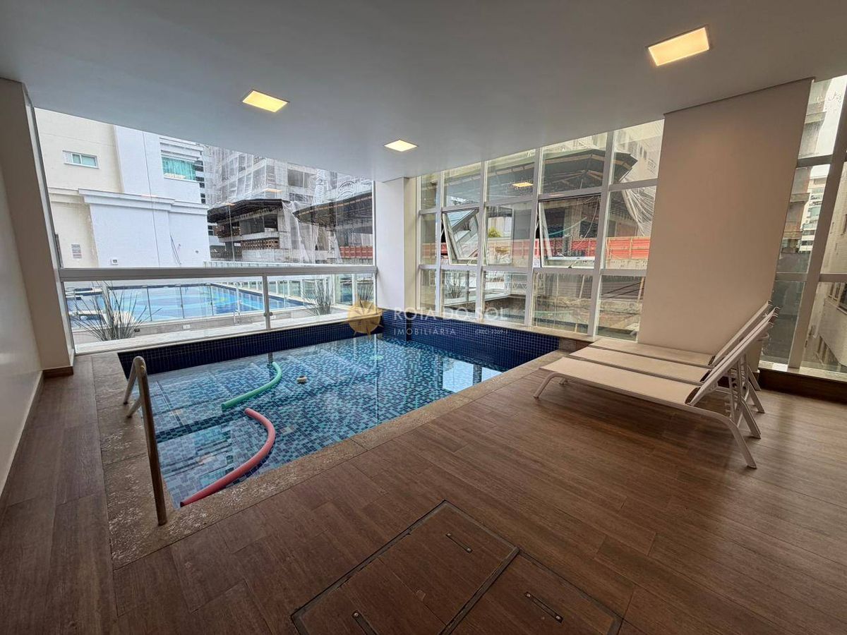 Apartamento Mobiliado 4 Suítes à Venda Meia Praia Itapema SC