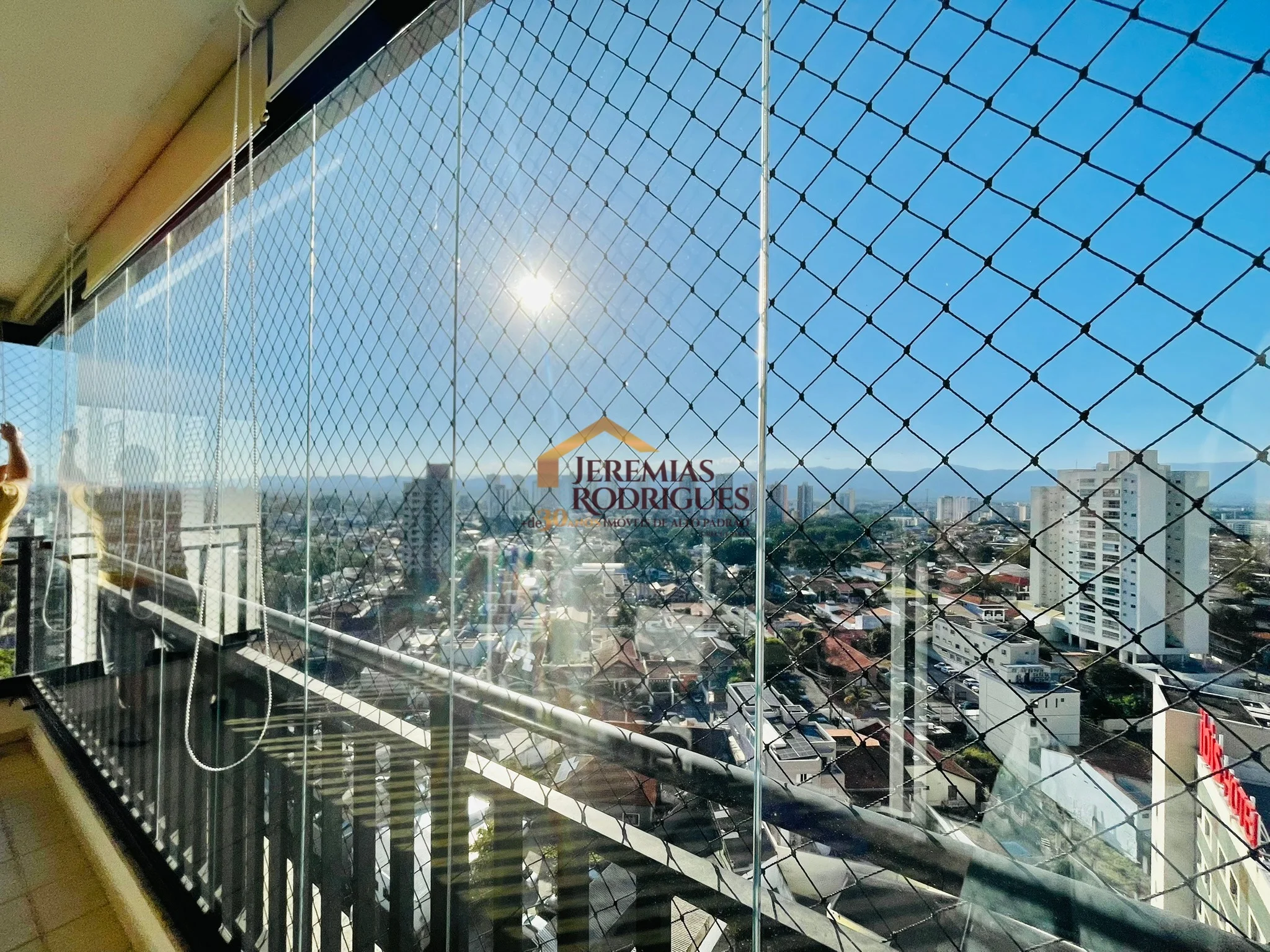 Apartamento à venda no Edifício Sauípe em Taubaté/SP.