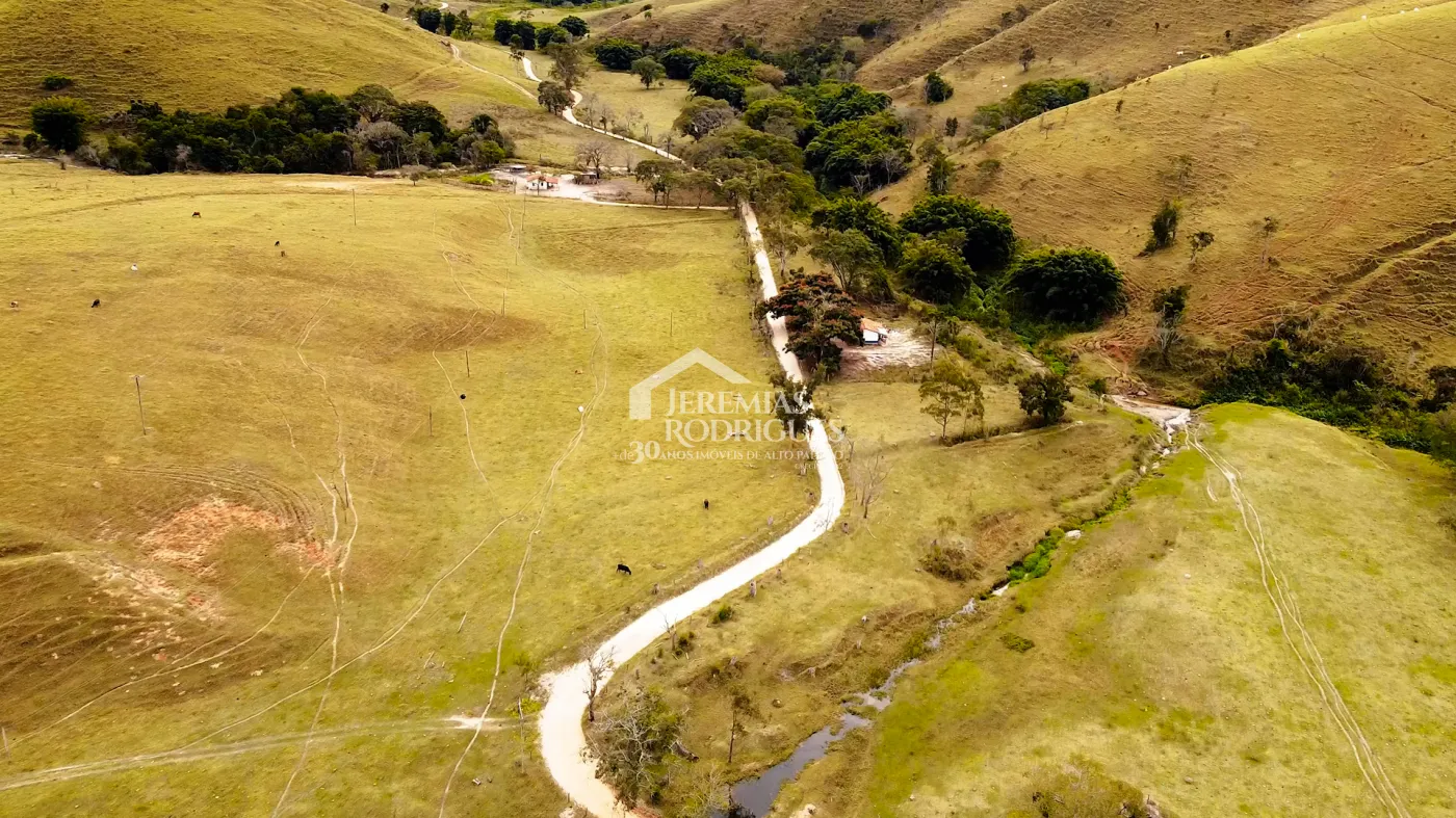 Fazenda à venda com 2.544 hectares em Santa Branca/SP.
