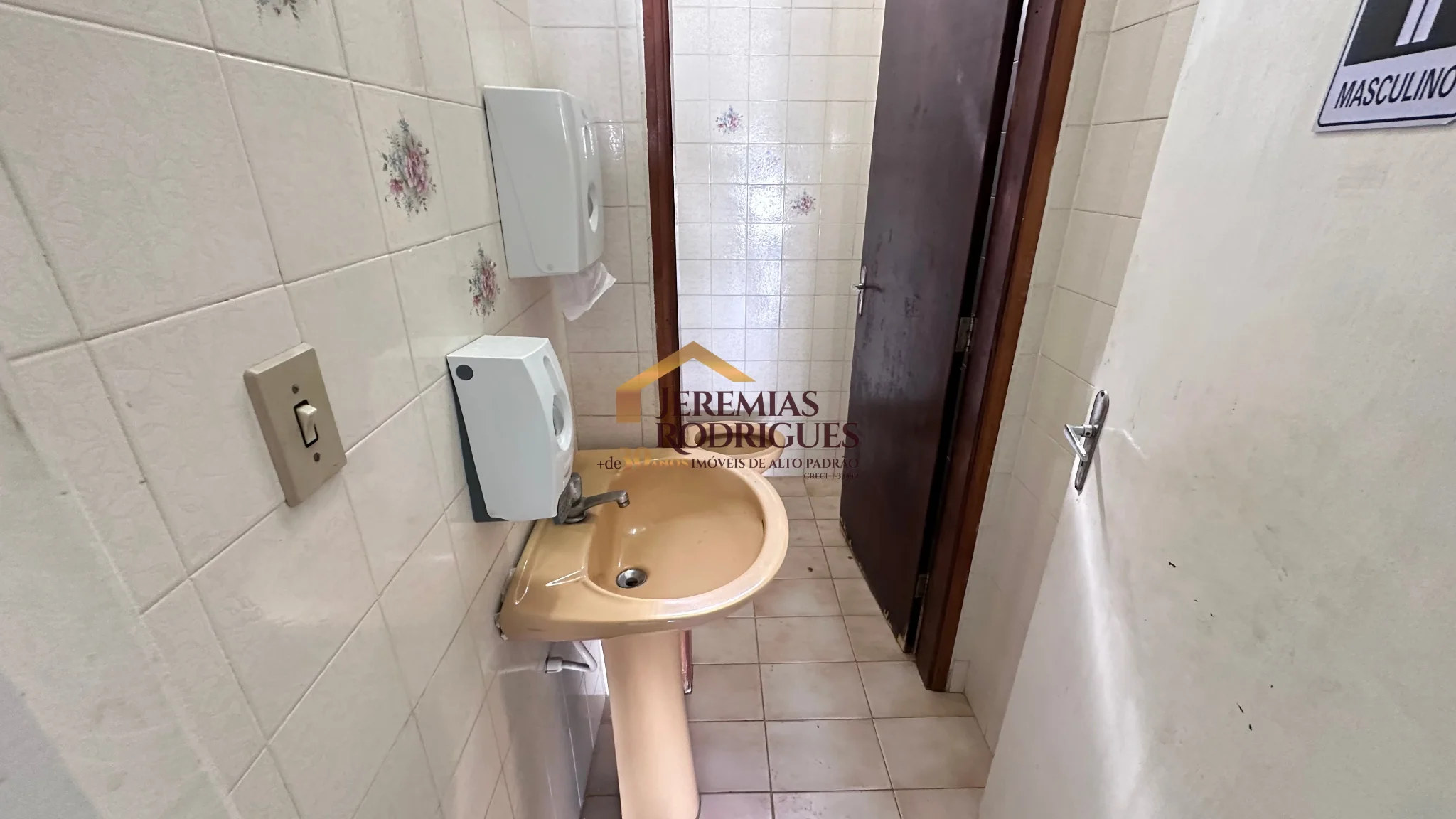 Ponto Comercial para locação no Centro em Pindamonhangaba/SP.