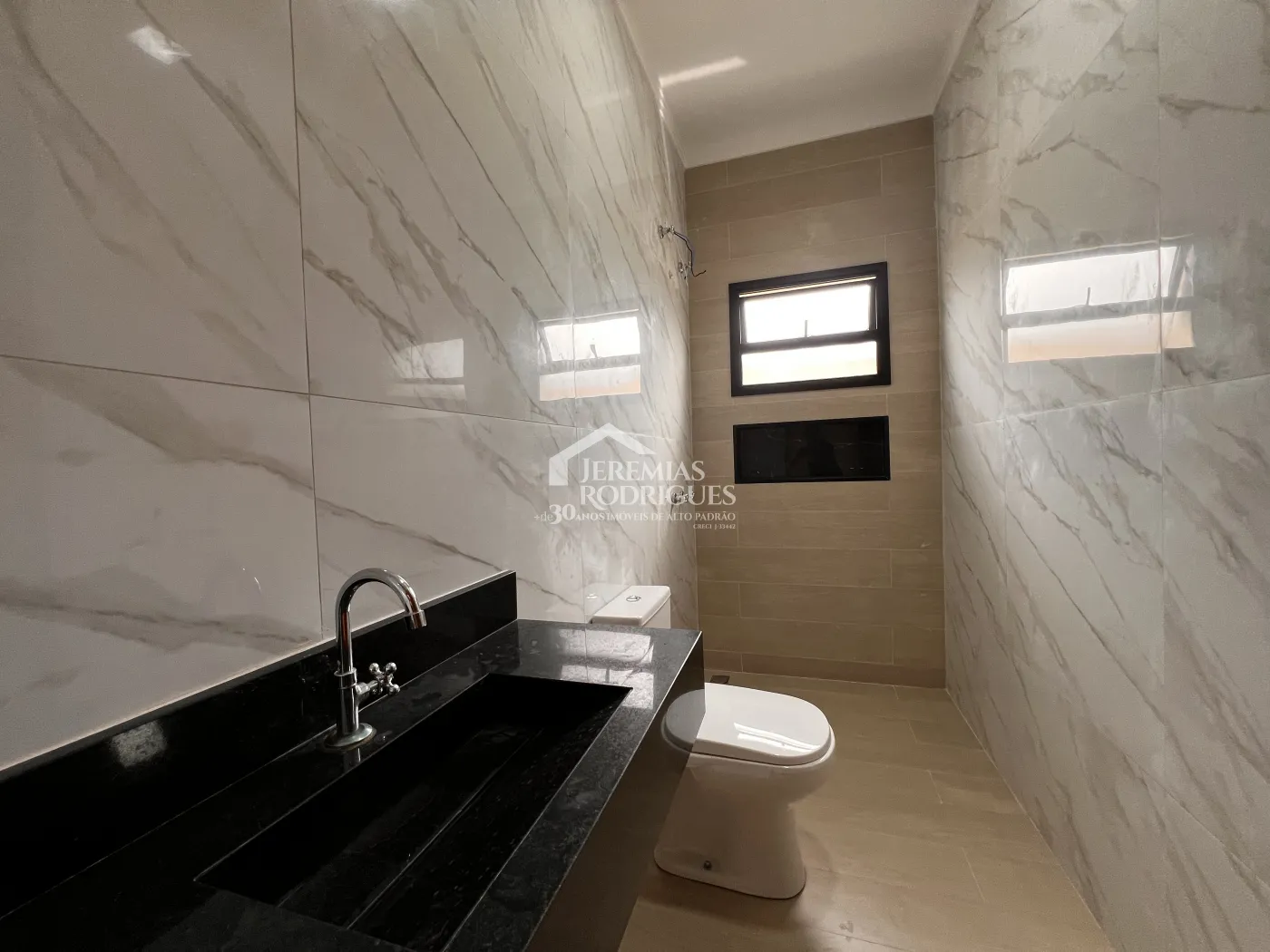 Casa para venda com 3 dormitórios no Condomínio Residencial Tecoara em Taubaté/SP