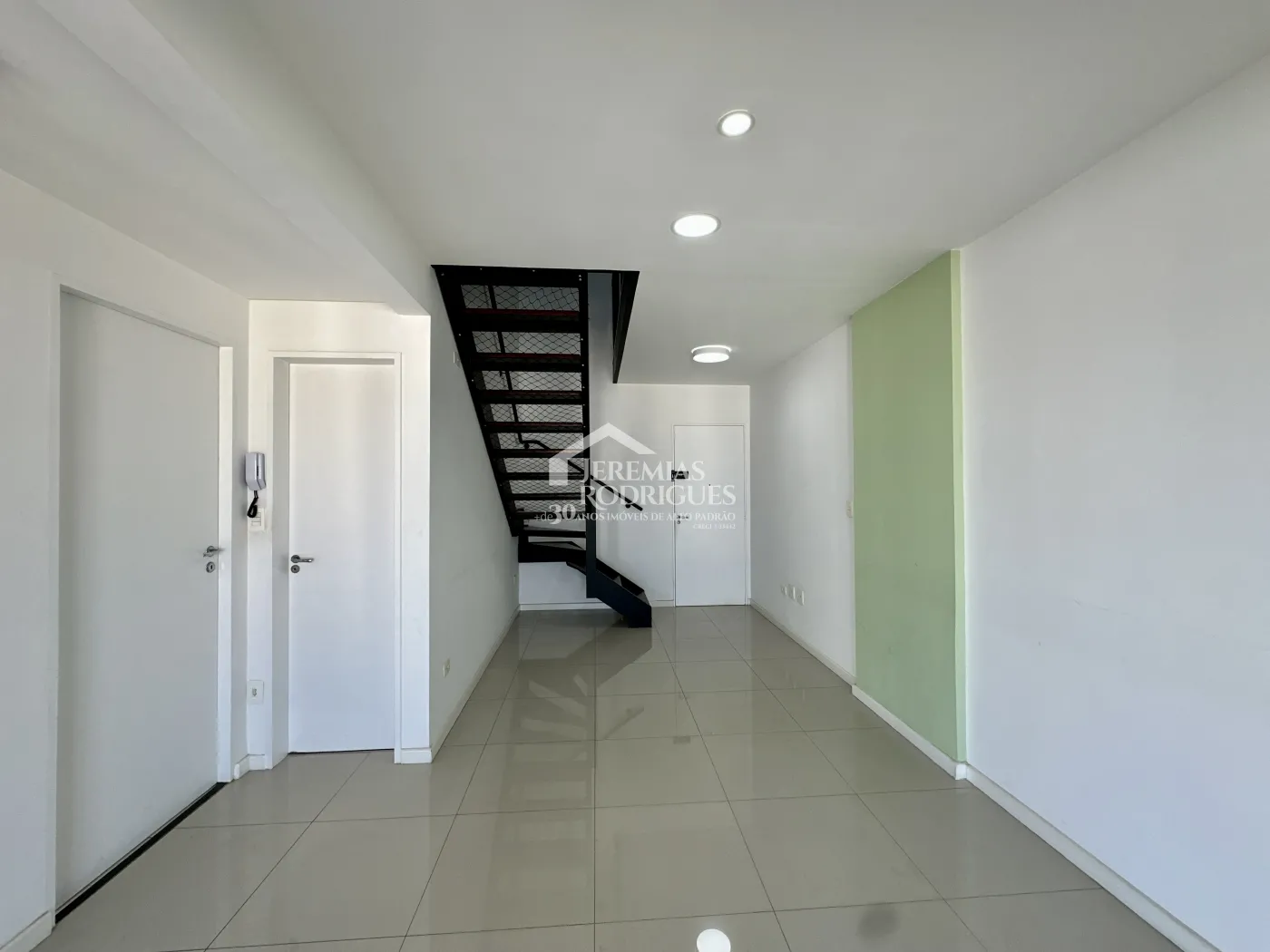 Apartamento com 3 dormitórios, 125 m² - Edifício Jabuticabeiras - Taubaté/SP.