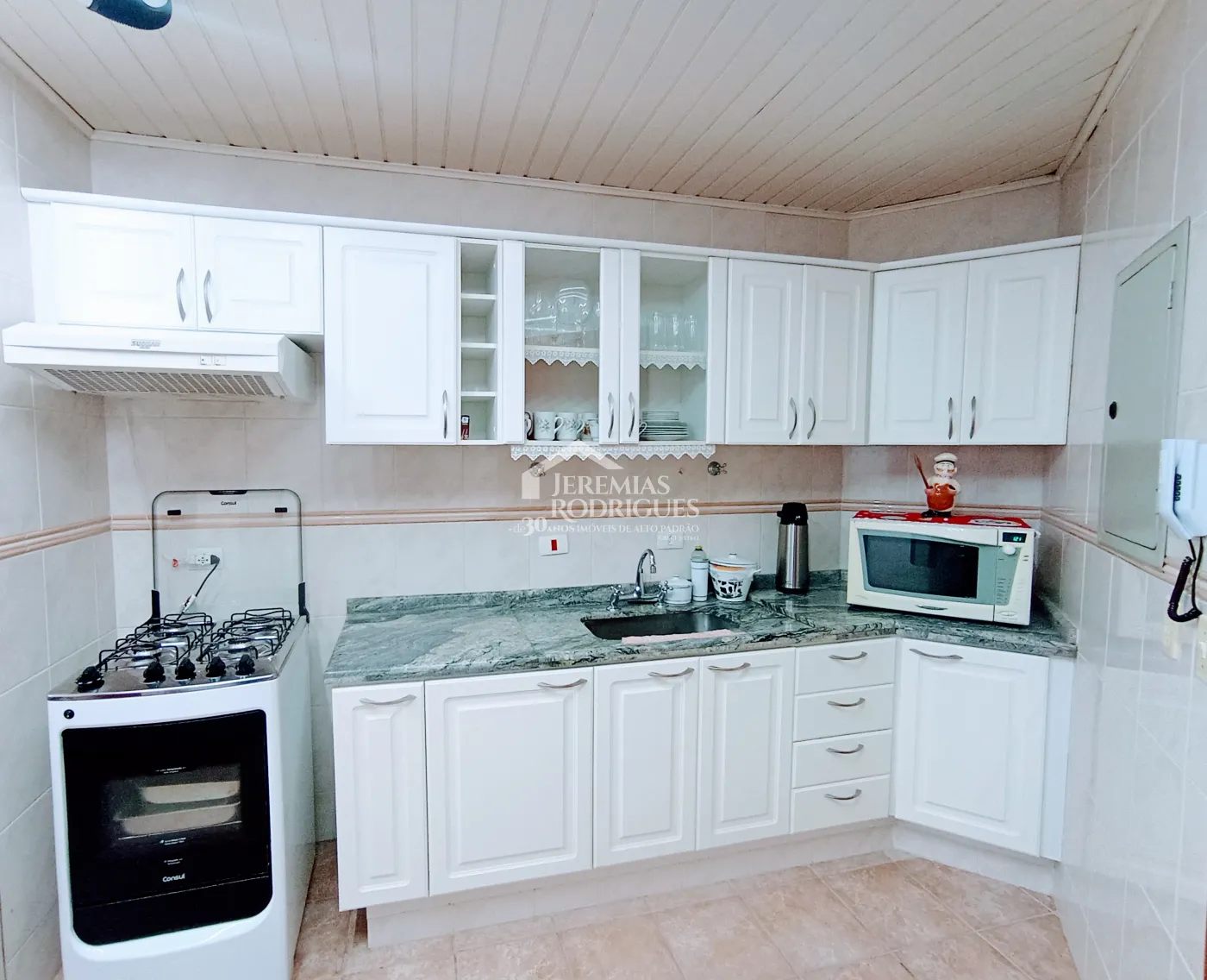 Apartamento para venda com 4 dormitórios no Edifício Solar Bela Vista em Campos do Jordão/SP