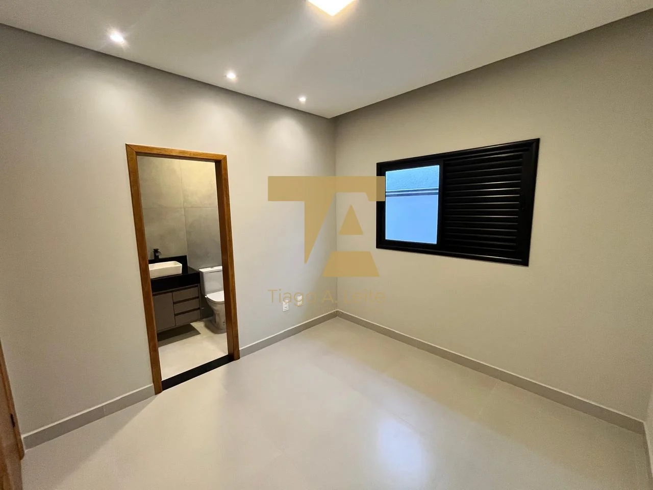 Casa Térrea com 3 Suítes e Fachada Contemporânea – Condomínio Pérola do Vale, Tremembé/SP